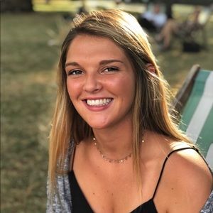 Meet your Posher, Caroline